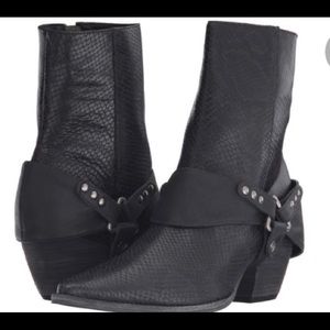 Matisse Understated Leather Rattlesnake Boots 8.5